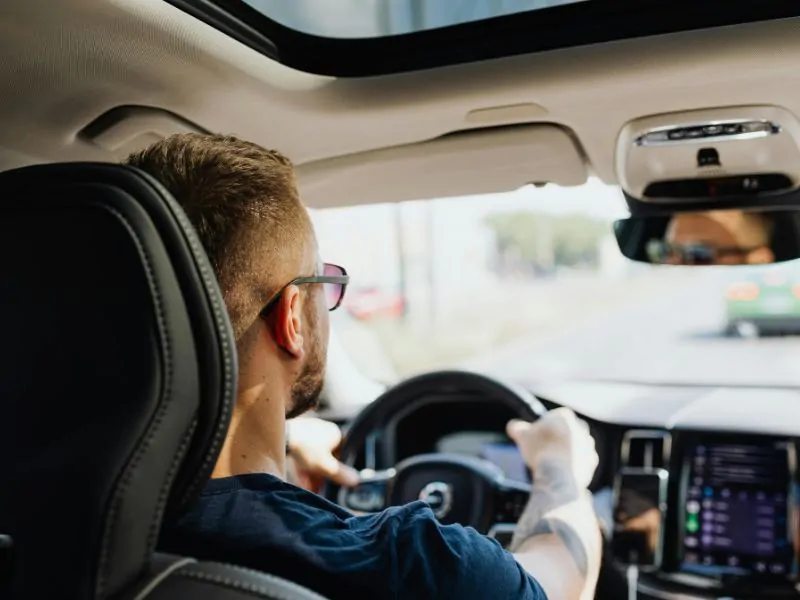 como perder o medo de dirigir em cidade grande começar em ruas calmas